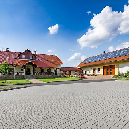 Vencluv Statek Hotel Javornice Kültér fotó