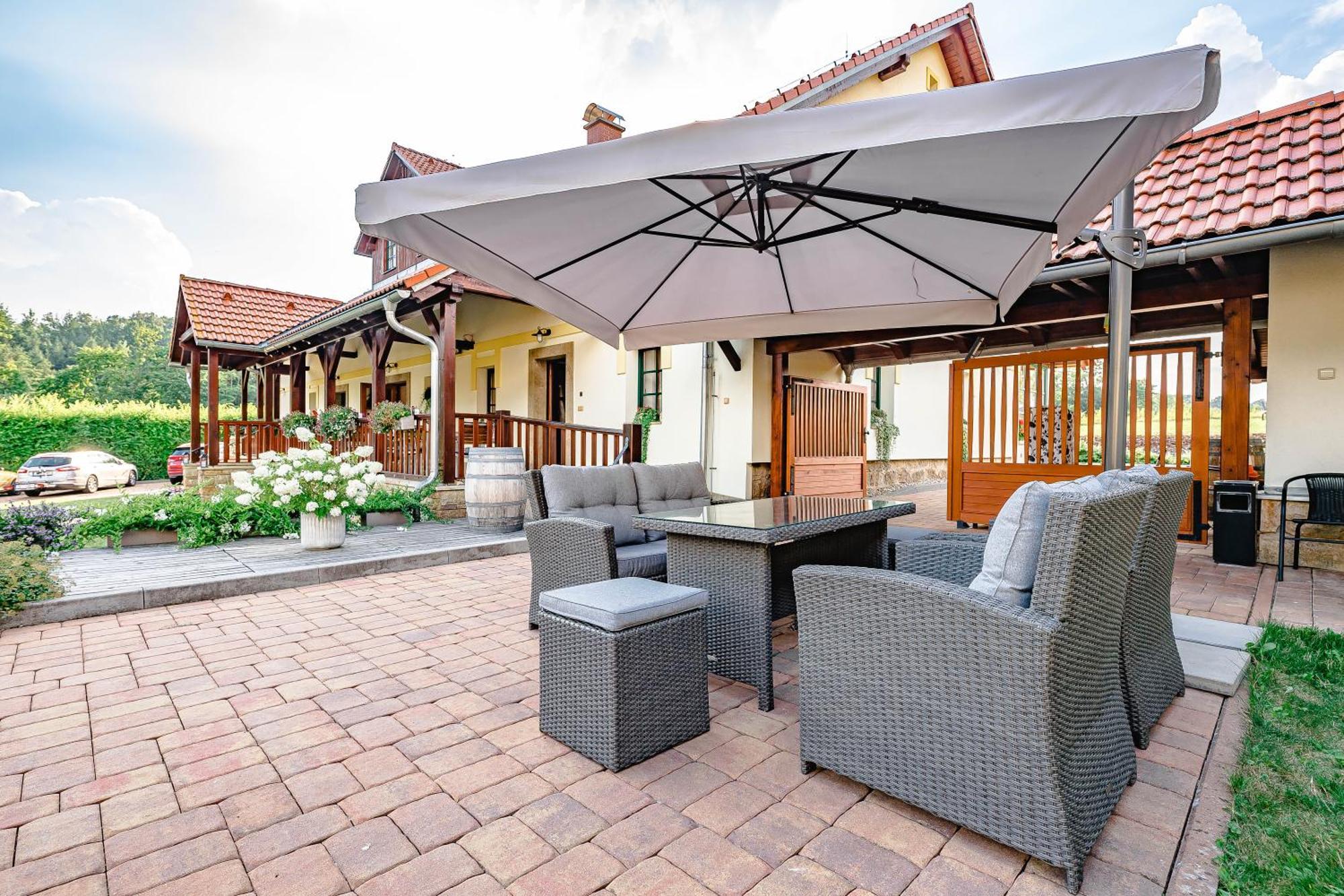 Vencluv Statek Hotel Javornice Kültér fotó