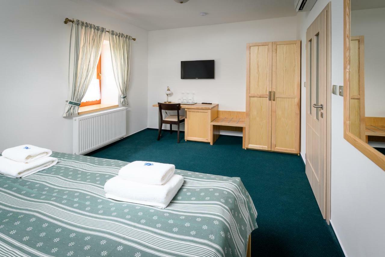 Vencluv Statek Hotel Javornice Szoba fotó