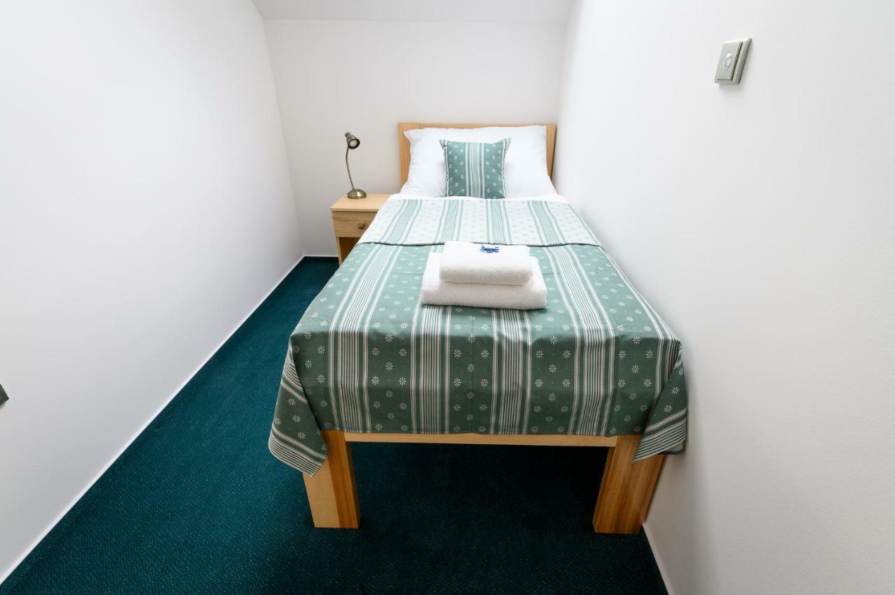 Vencluv Statek Hotel Javornice Kültér fotó
