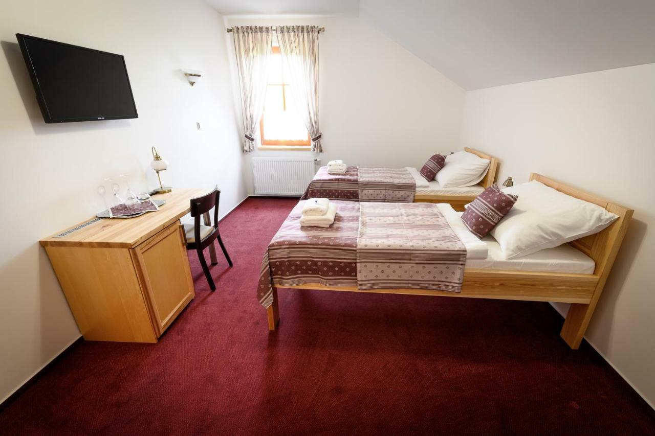 Vencluv Statek Hotel Javornice Kültér fotó